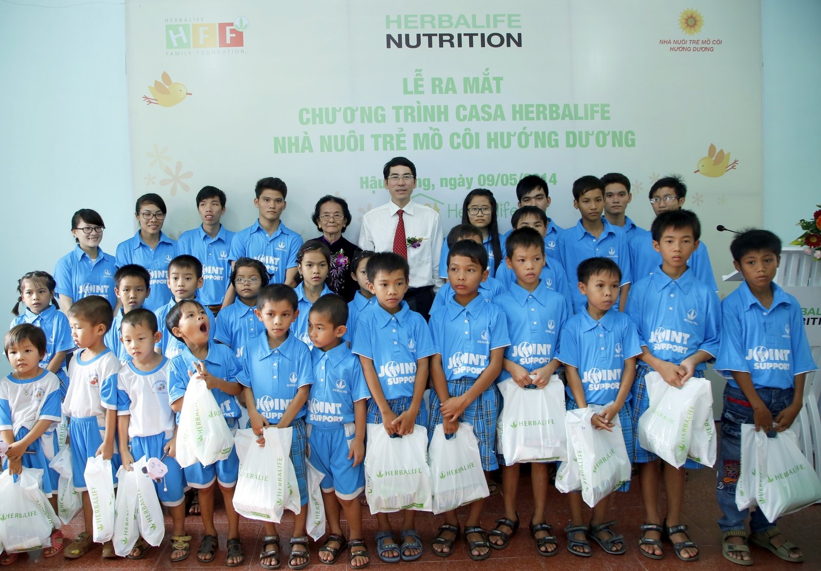 Nhung ho tro lau dai cho tre em co nho hinh anh