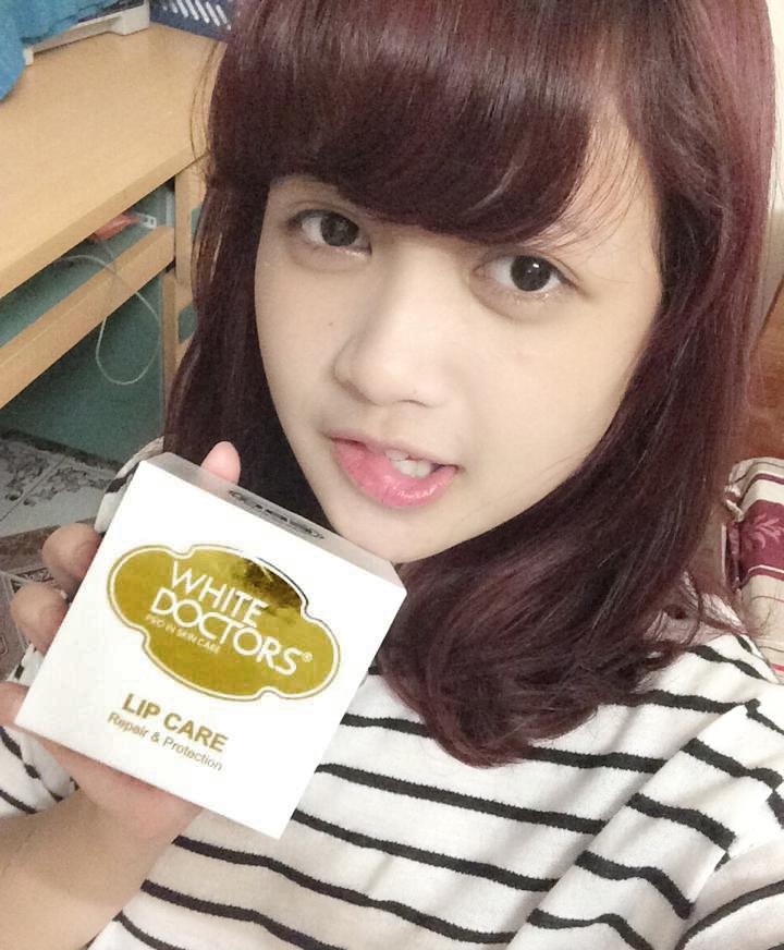 Hot Girl Mờ Naive