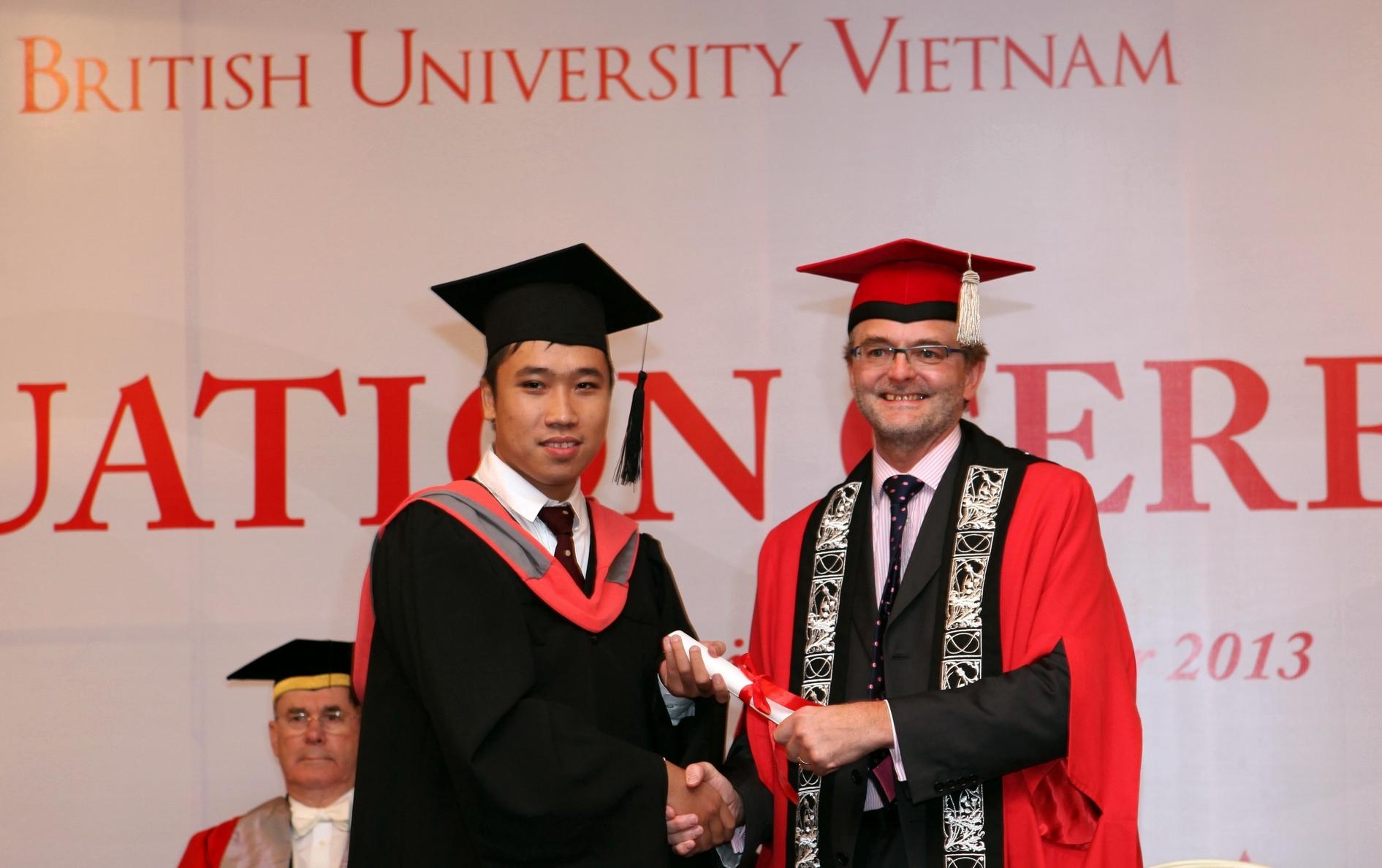 'DH Quoc te cho toi nen tang kham pha ban than' hinh anh