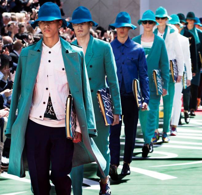 BST xuan - he 2015 day mau sac cua Burberry hinh anh