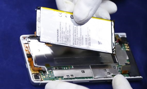 Để đạt được độ mỏng cho máy, các hãng smartphone phải hy sinh dung lượng pin.