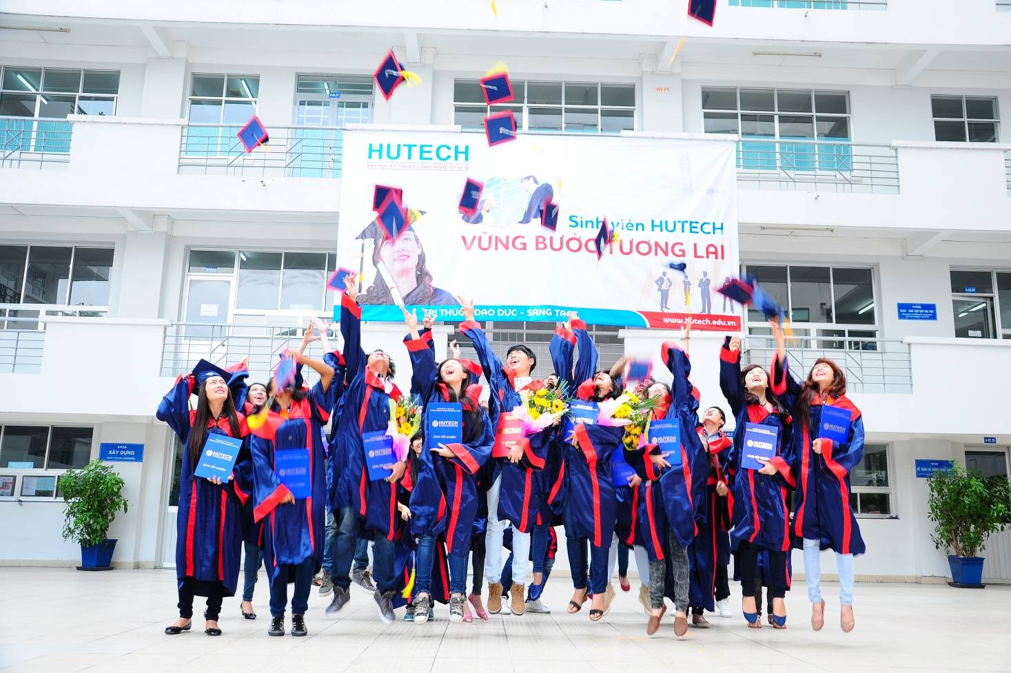 95% sinh viên có việc làm ngay sau khi ra trường.