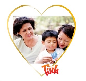 Nhìn con xanh xao, gầy guộc hi sinh cho đứa bé, mẹ thấy xót xa vô cùng.