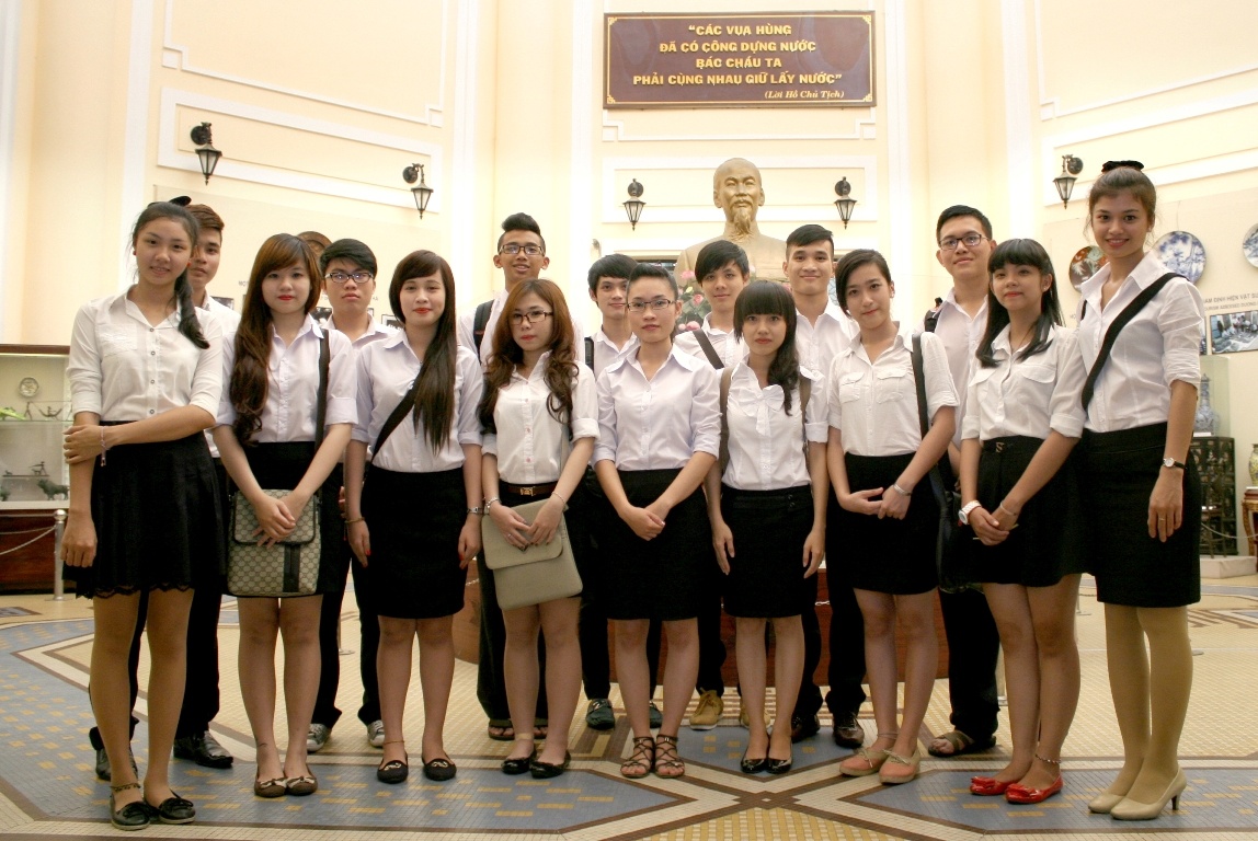 Hướng dẫn viên du lịch là một trong số những ngành Hot tại trường Trung cấp nghề, hấp dẫn giới trẻ với mức thu nhập cao. Ảnh: Như Quỳnh