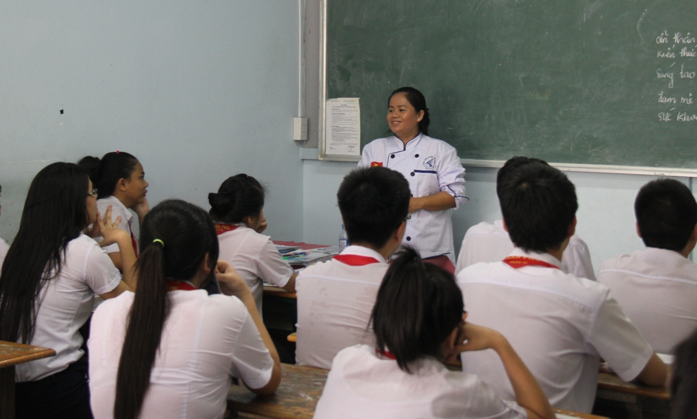 Trường Trung cấp nghề Việt Giao là một trong số những trường thực hiện rất thành công chương trình tư vấn hướng nghiệp cho học sinh THCS với sự tham gia của các chuyên gia, nghệ nhân đầu ngành. (Ảnh: Kim Dung)