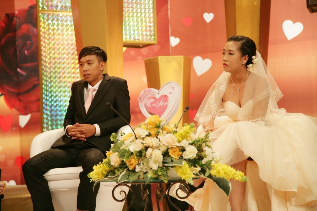 Vợ chồng Thu Hồng – Thanh Tâm, với những câu chuyện thú vị chia sẻ cùng 2 MC.