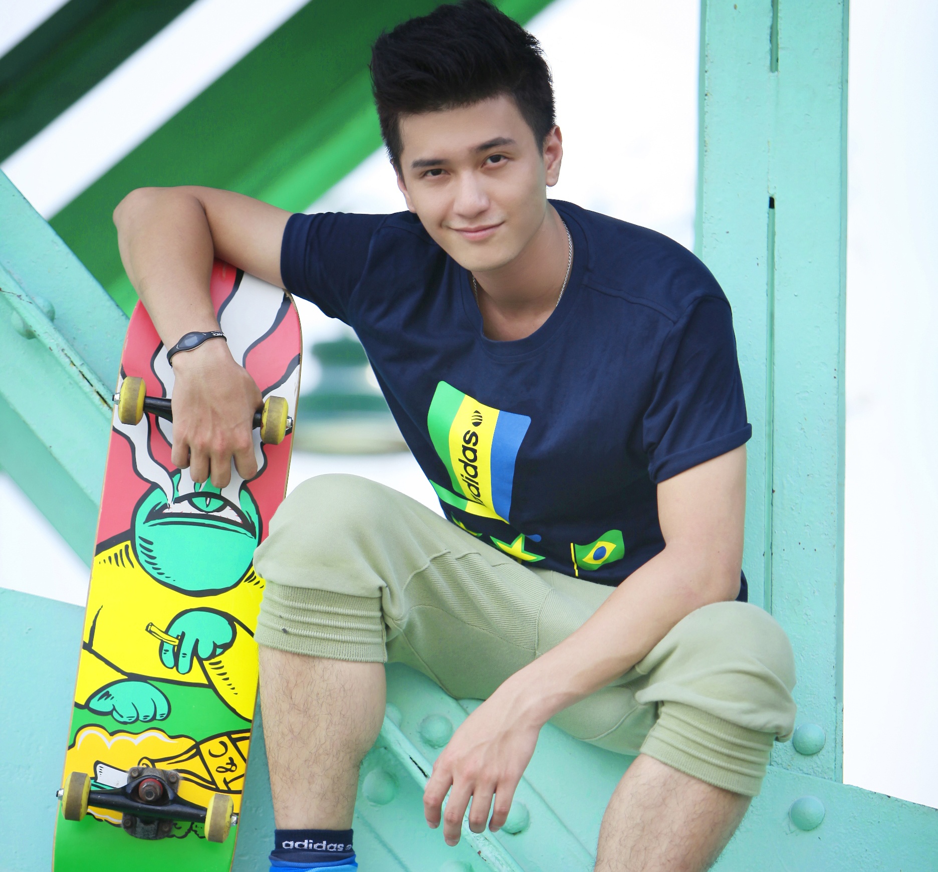 Huynh Anh tro lai voi vai tro moi cung adidas NEO hinh anh