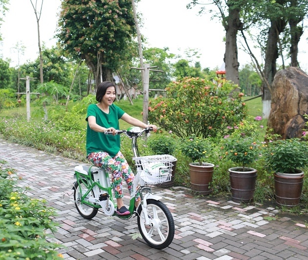 My Linh di dao bang xe dap dien hinh anh