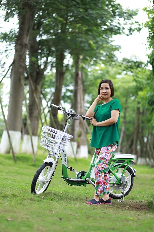 Ca sĩ Mỹ Linh là một tín đồ của xe đạp điện.