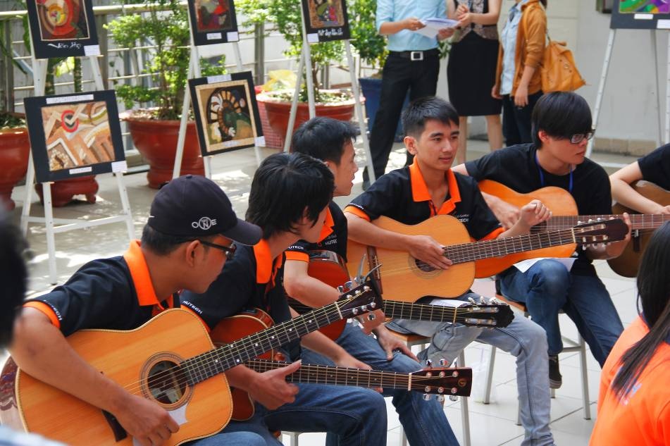 Huong di moi tu Cao dang thuc hanh HUTECH hinh anh