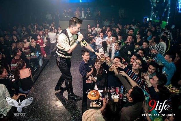 Klub One từ lâu được biết đến là nơi hội tụ của những ca sĩ được giới trẻ yêu mến hiện nay như Hoàng Thùy Linh, Thanh Thảo, Đàm Vĩnh Hưng, Noo Phước Thịnh, Quang Hà, Tuấn Hưng…