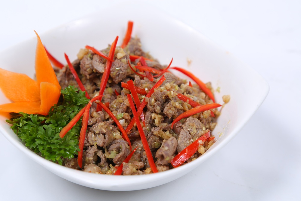 Com trua tu chon cho dan van phong thoi bao gia hinh anh