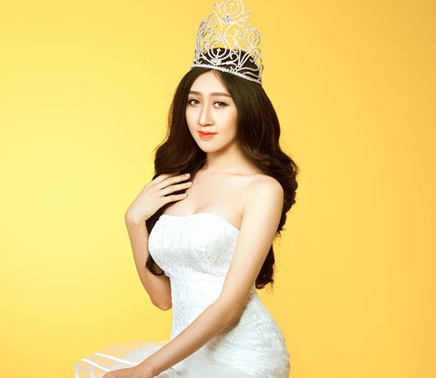 Huynh Thuy Anh sang trong voi vuong mien hinh anh