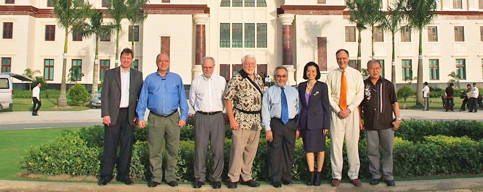 Đại học Việt Nam kết nối tri thức toàn cầu.