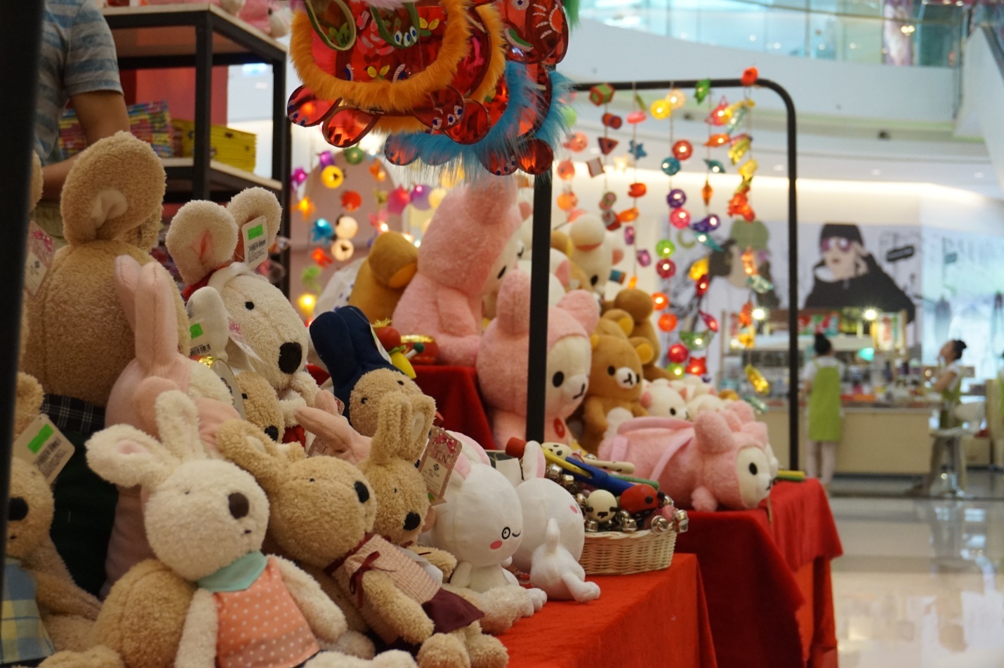 Tung bung 'Dem hoi trang ram' tai Crescent Mall hinh anh