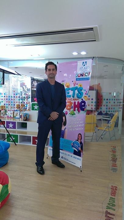 Anh Tay hat ve su tan tam voi giao duc Viet Nam hinh anh