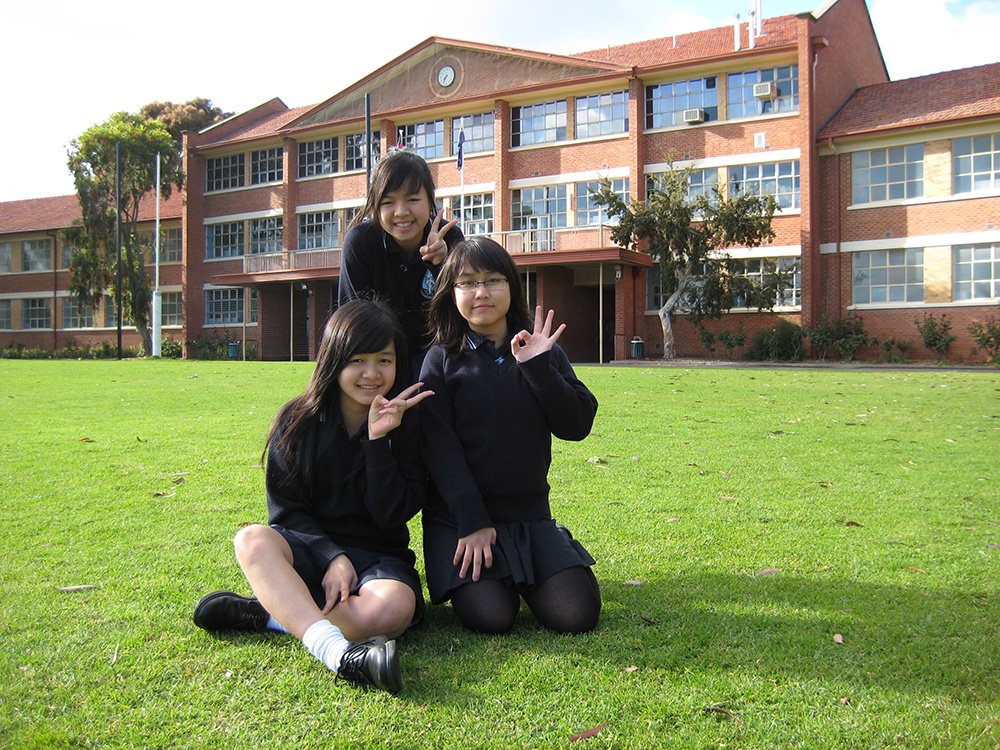 Hoc bong cua cac truong trung hoc cong lap bang Nam Uc hinh anh