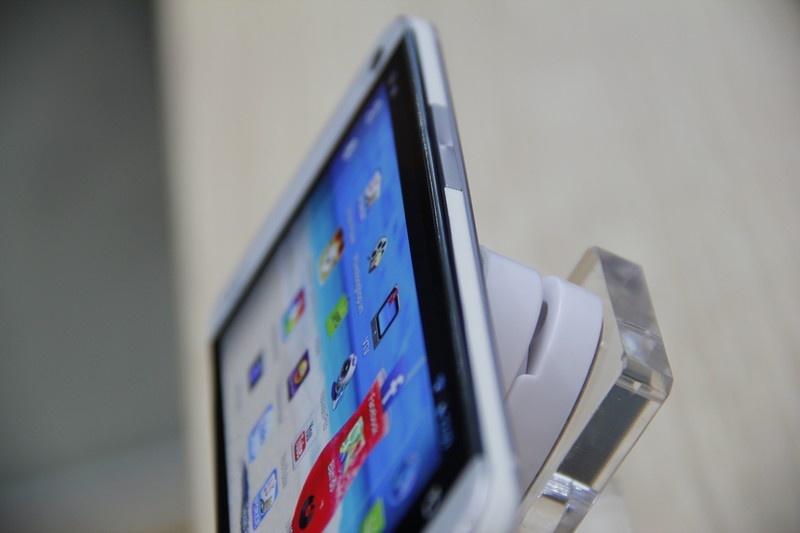 Nhung tinh nang doc dao cua smartphone Viet hinh anh