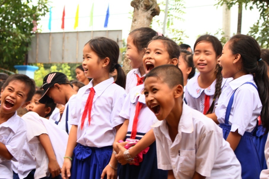 Canon trao qua cho hoc sinh kho khan tinh Tra Vinh hinh anh