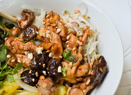 Vao ngo nho an qua vat Hong Kong gia binh dan hinh anh