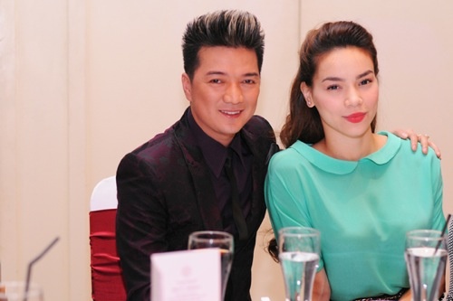 Sao dien do kin bung voi co ao Peter Pan hinh anh