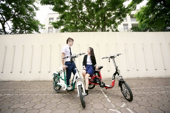 Xe dap dien di duoc 85 km sau mot lan sac hinh anh