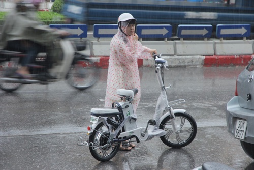 Xe dap dien HKbike 'sieu' chiu nuoc hinh anh