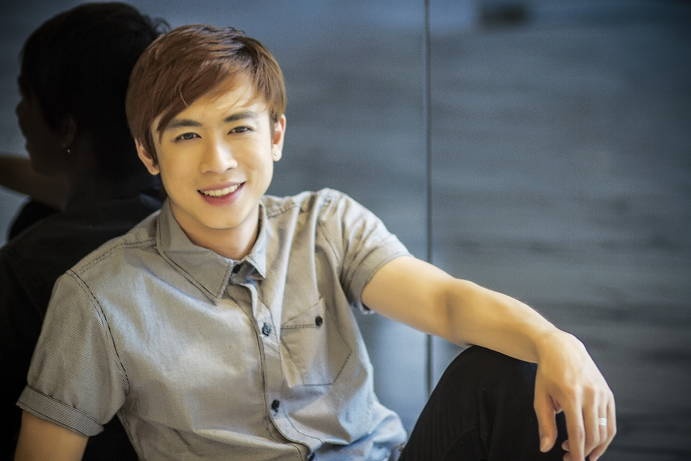 Gap anh chang nhac si tre chuyen tao hit cho Arika Phan hinh anh