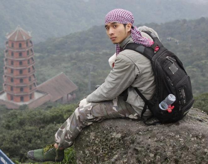 Ban tre thu nhap cao tu nghe lap trinh di dong hinh anh