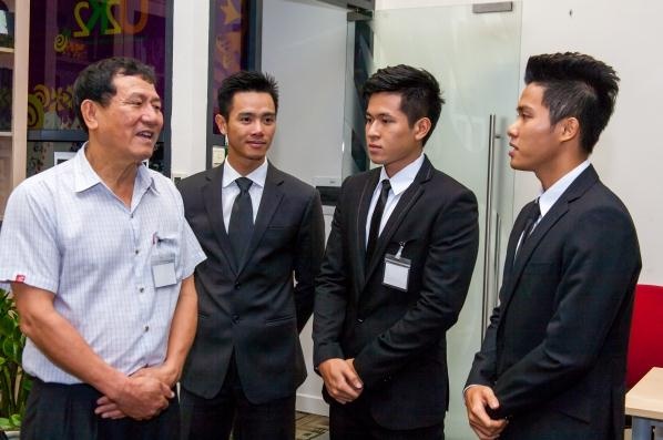 Man trinh dien dinh trong dem cong bo nguoi VN vao vu tru hinh anh