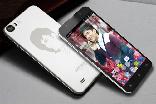 Mot khach hang mua 6 chiec 'dien thoai Dan Truong' hinh anh