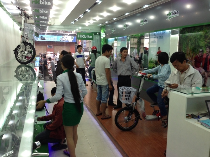 Xe dap dien co phu hop voi nguoi dan TP.Ho Chi Minh? hinh anh