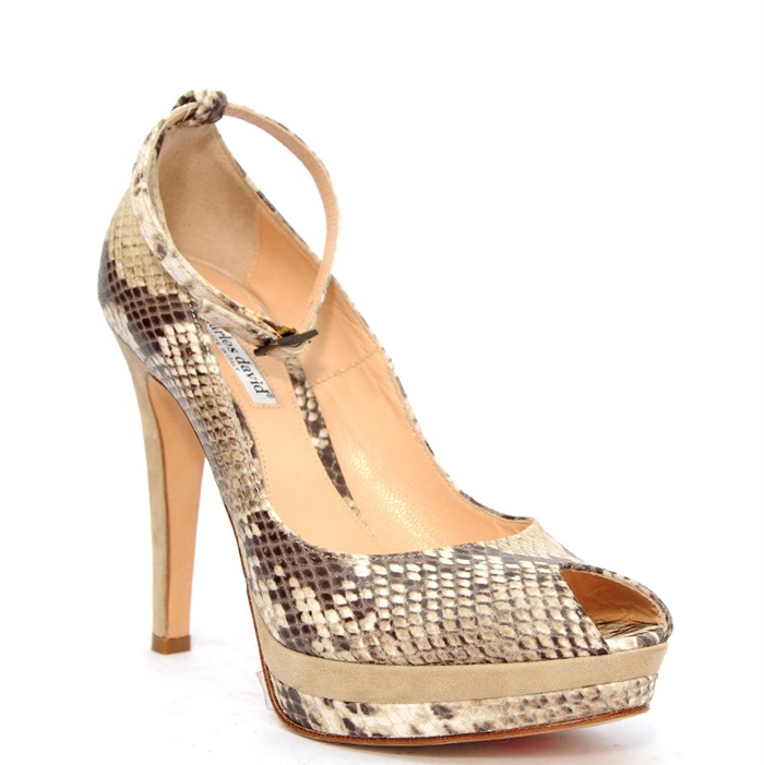 Hang hieu DKNY va giay Charles David voi gia chi tu 590.000 hinh anh