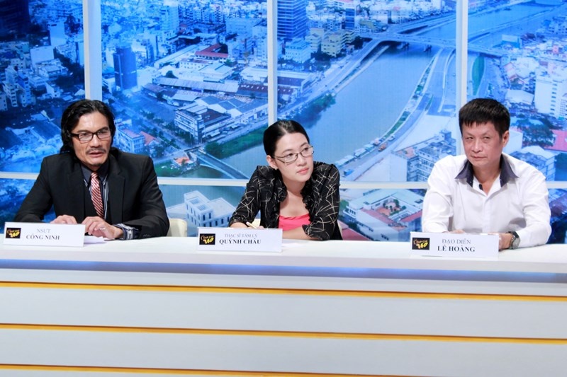 Oc Thanh Van xinh dep trong vai tro MC hinh anh