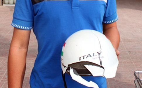 Nguoi dan loay hoay voi chat luong mu bao hiem hinh anh