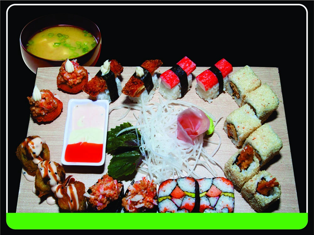 Don Halloween tai nha hang Sushi&Que hinh anh