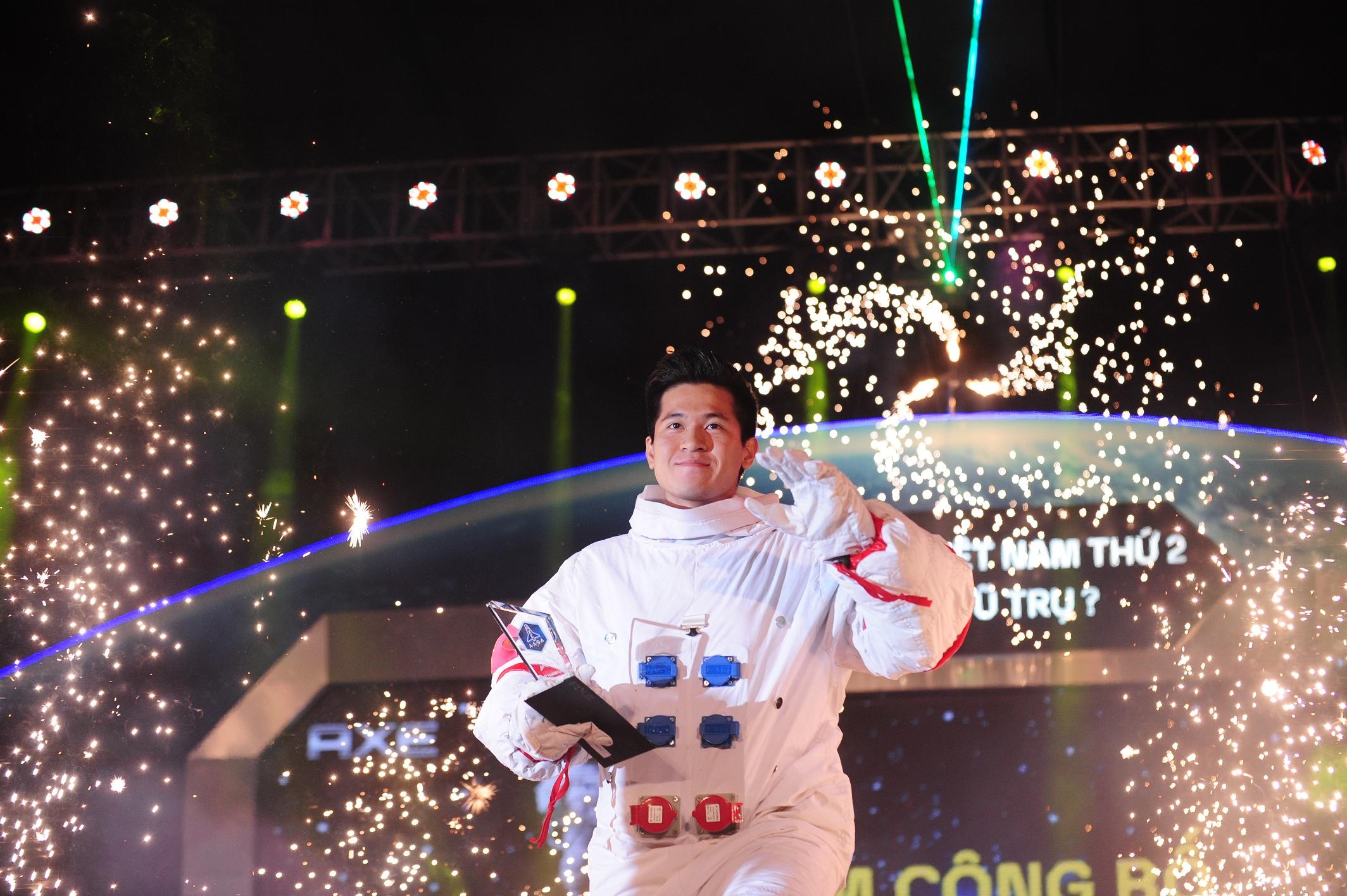 Vu Thanh Long se la phi hanh nho tuoi nhat vao vu tru hinh anh