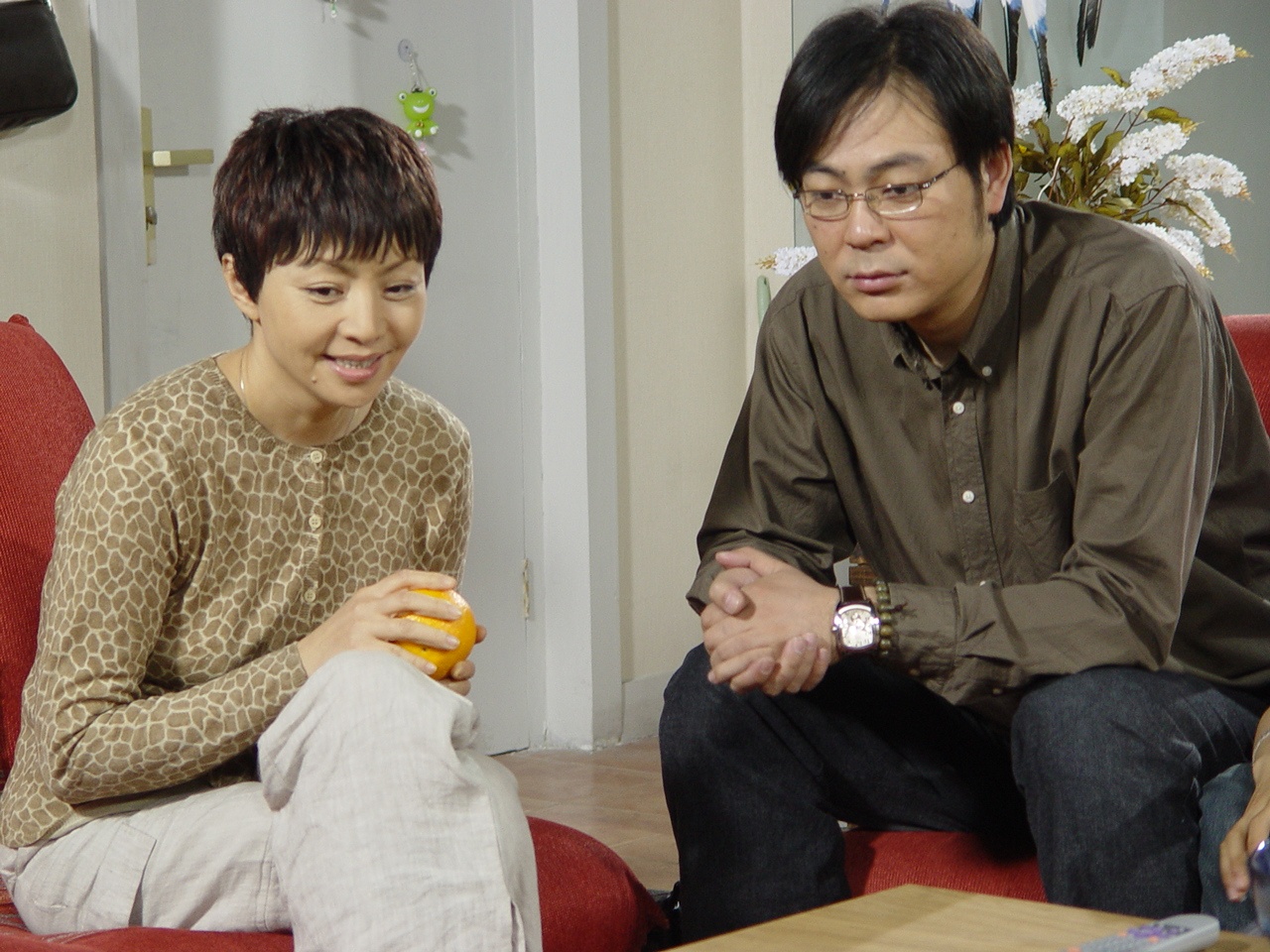 Cuoc chien gia dinh trong 'Nha co trai co gai' hinh anh