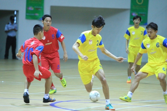 Co dong vien mien Trung cuong nhiet voi U-league hinh anh