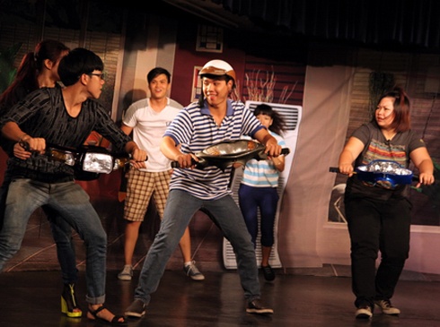 Nghe Le Hoang ban ve lang giai tri voi 'Tap chi 360' hinh anh