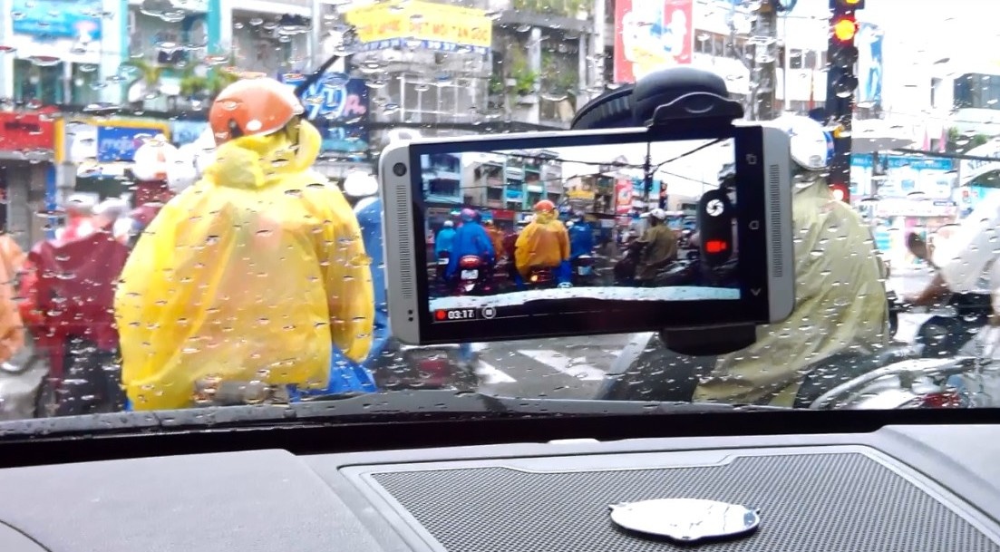 Nhung chuc nang bat ngo cua smartphone Viet hinh anh