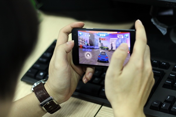 Luong khach mua Revo NEO tang manh hinh anh