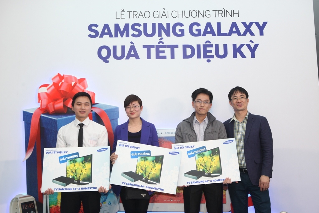 100 khach hang trung thuong qua Tet cua Samsung Galaxy hinh anh