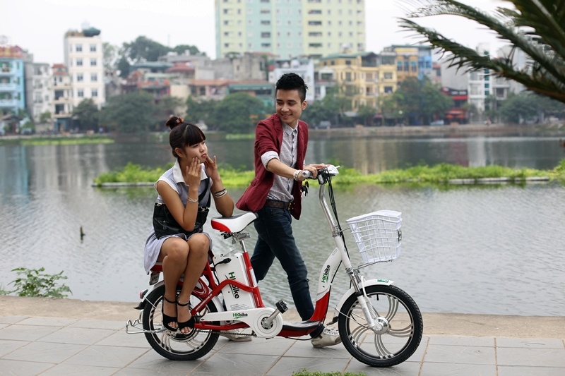 Xe dien co gi hon xe may? hinh anh