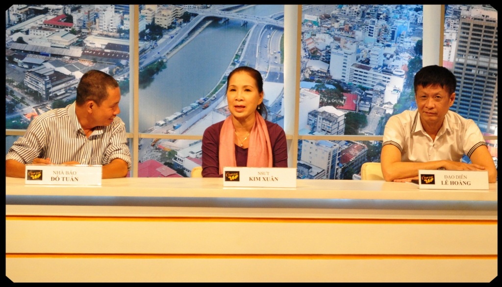 NSUT Kim Xuan: 'Dung lam no le cho mang xa hoi' hinh anh