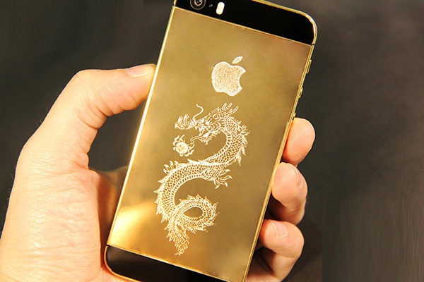 Con sot iPhone ma vang 24K phien ban 'Ma dao thanh cong' hinh anh