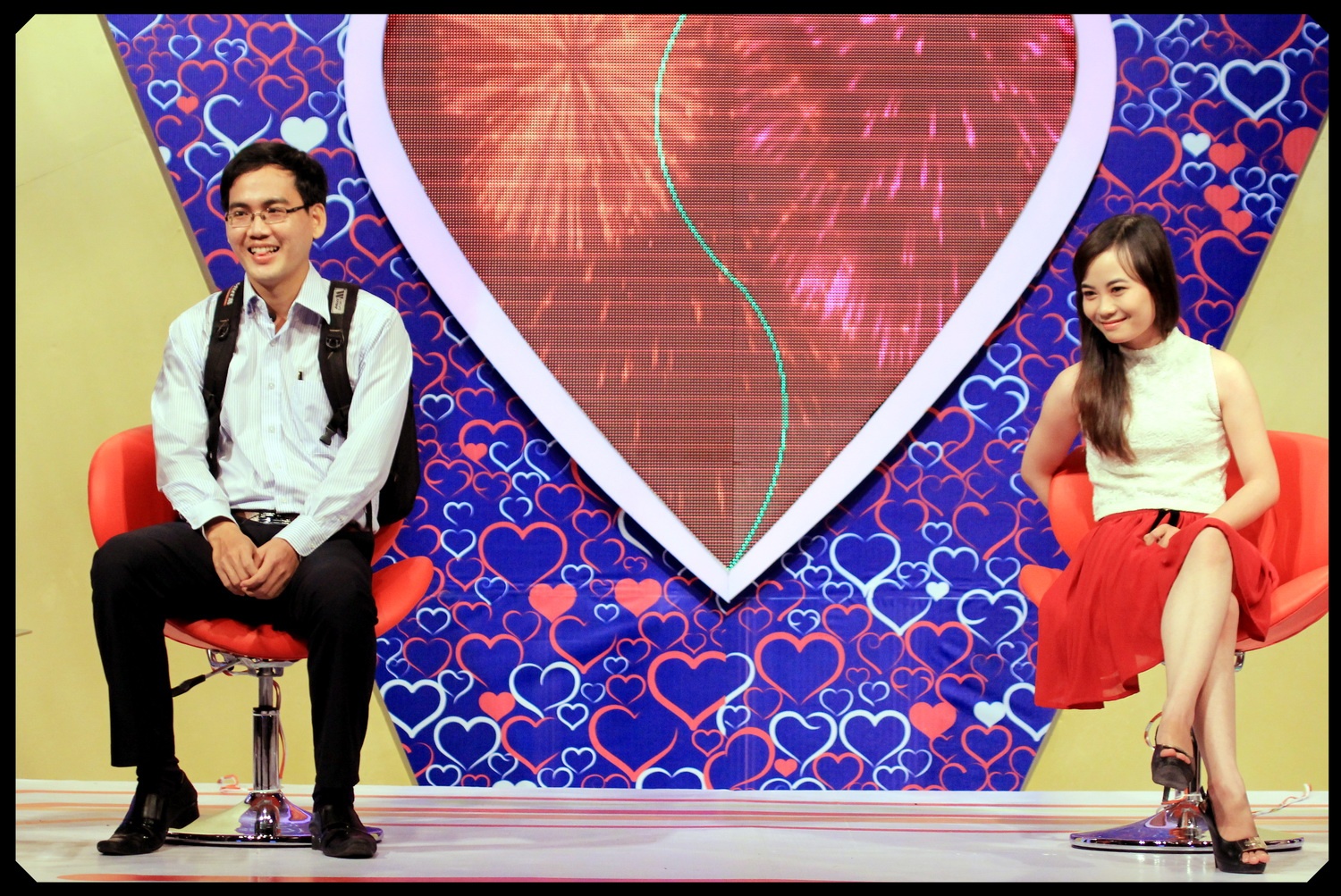 Noi tinh yeu bat dau voi 'Ban muon hen ho?' hinh anh