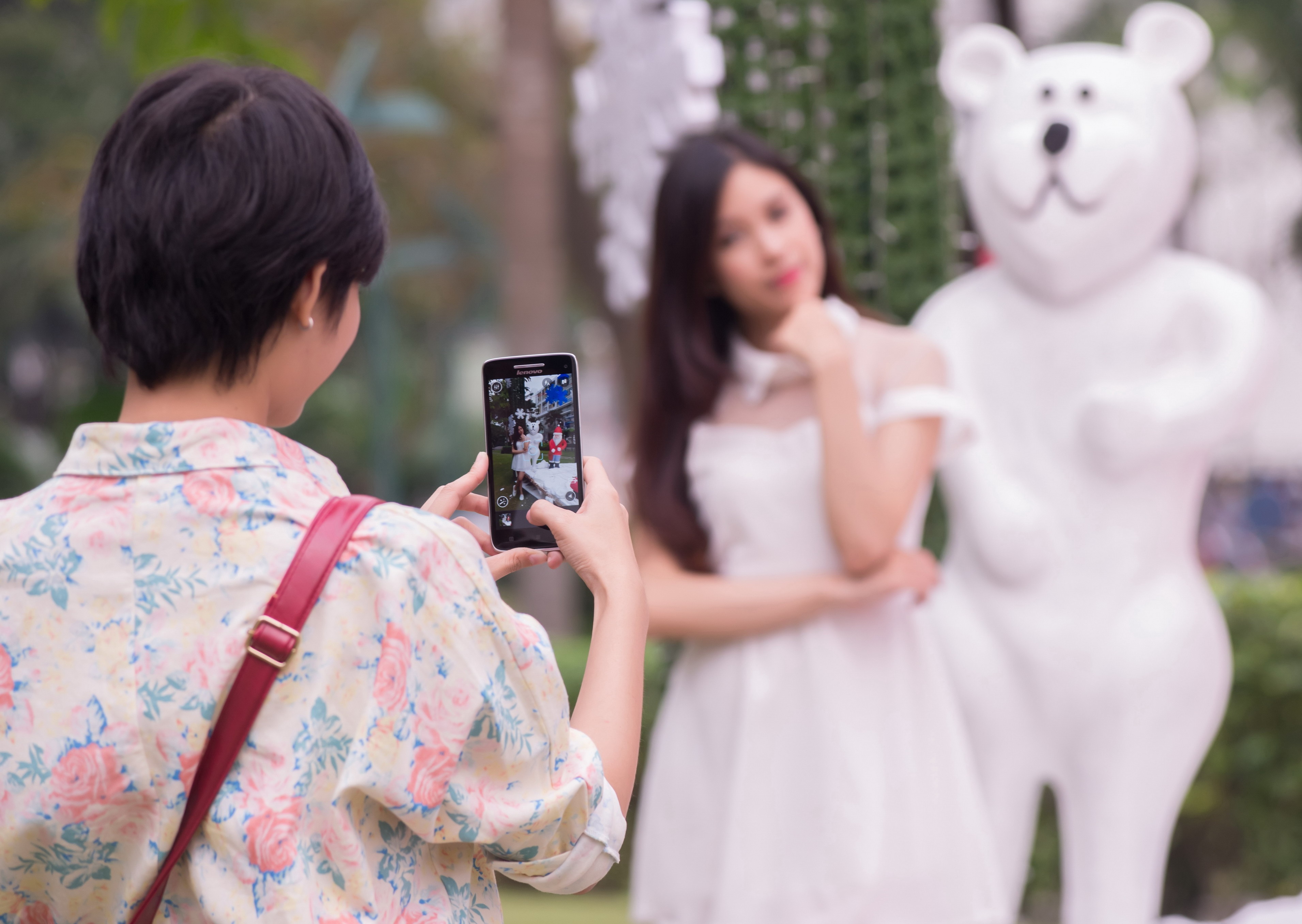 Gioi tre me khoe anh tren mang xa hoi hinh anh