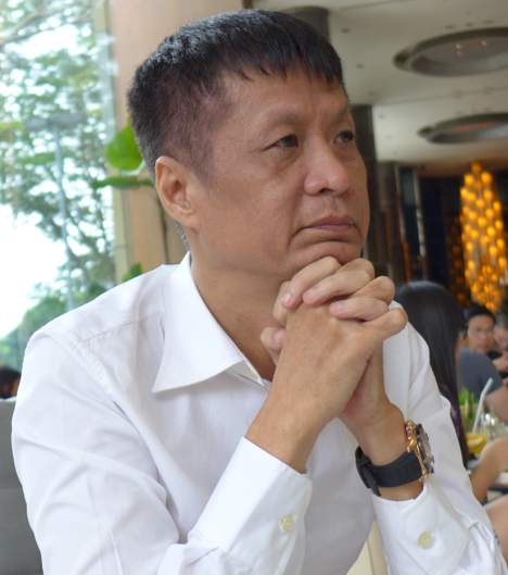 Le Hoang:  'Dan ong thinh thoang phai say bia' hinh anh