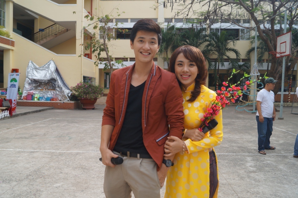 My An dieu da ben Huynh Anh don Tet cung 'Ve truong' hinh anh